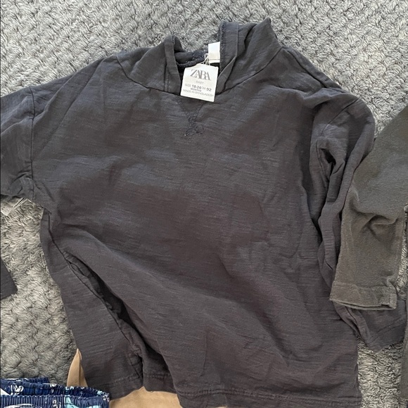 Baby boy 12-18months fall shirts and pants bundle - Picture 5 of 14